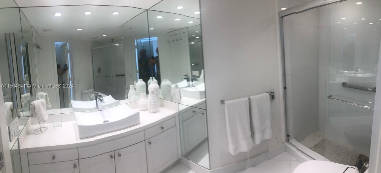 3640 Yacht Club Dr 1805, Aventura, Florida 33180, 3 Bedrooms Bedrooms, ,2 BathroomsBathrooms,Residentiallease,For Rent,3640 Yacht Club Dr 1805,A11564641