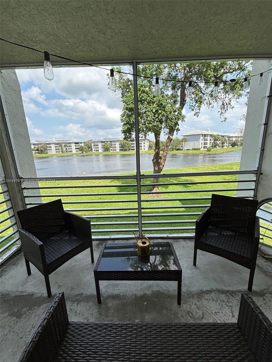 9430 Poinciana Pl 212, Davie, Florida 33324, 2 Bedrooms Bedrooms, ,2 BathroomsBathrooms,Residential,For Sale,9430 Poinciana Pl 212,A11564499