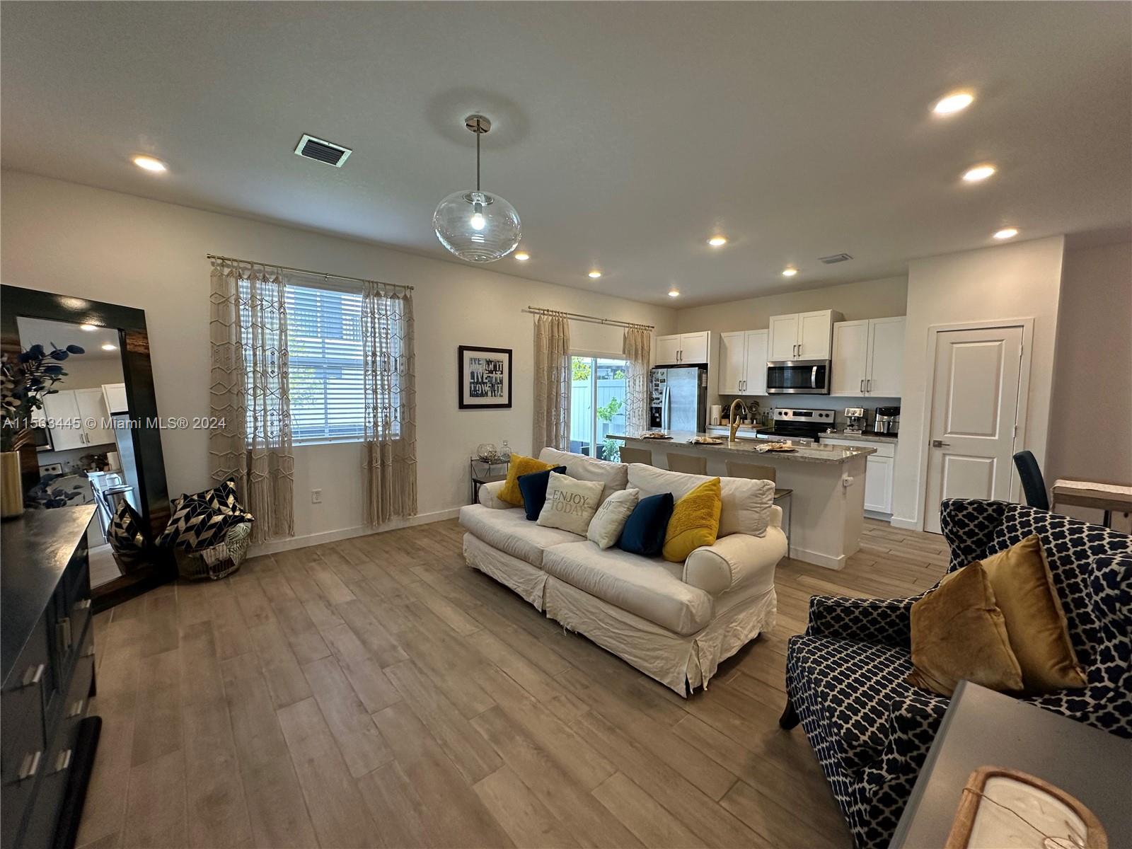 829 SE 17th St 0, Homestead, Florida 33034, 3 Bedrooms Bedrooms, ,2 BathroomsBathrooms,Residentiallease,For Rent,829 SE 17th St 0,A11563445