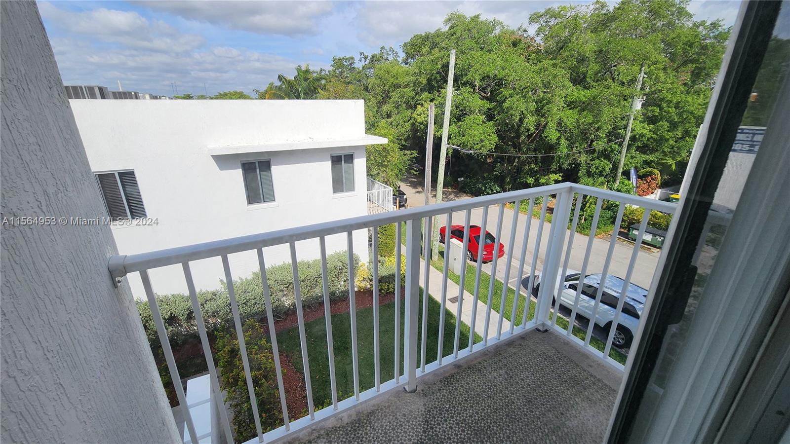 2651 NE 212th Ter 306, Miami, Florida 33180, 2 Bedrooms Bedrooms, ,2 BathroomsBathrooms,Residentiallease,For Rent,2651 NE 212th Ter 306,A11564953