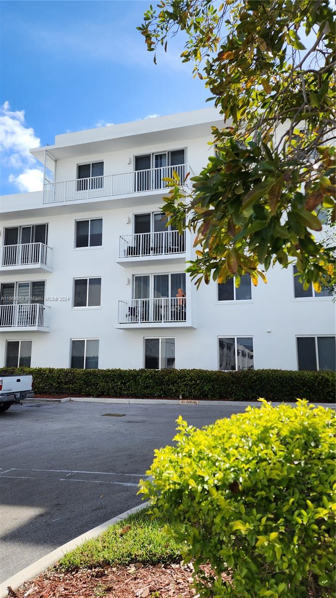 2651 NE 212th Ter 306, Miami, Florida 33180, 2 Bedrooms Bedrooms, ,2 BathroomsBathrooms,Residentiallease,For Rent,2651 NE 212th Ter 306,A11564953