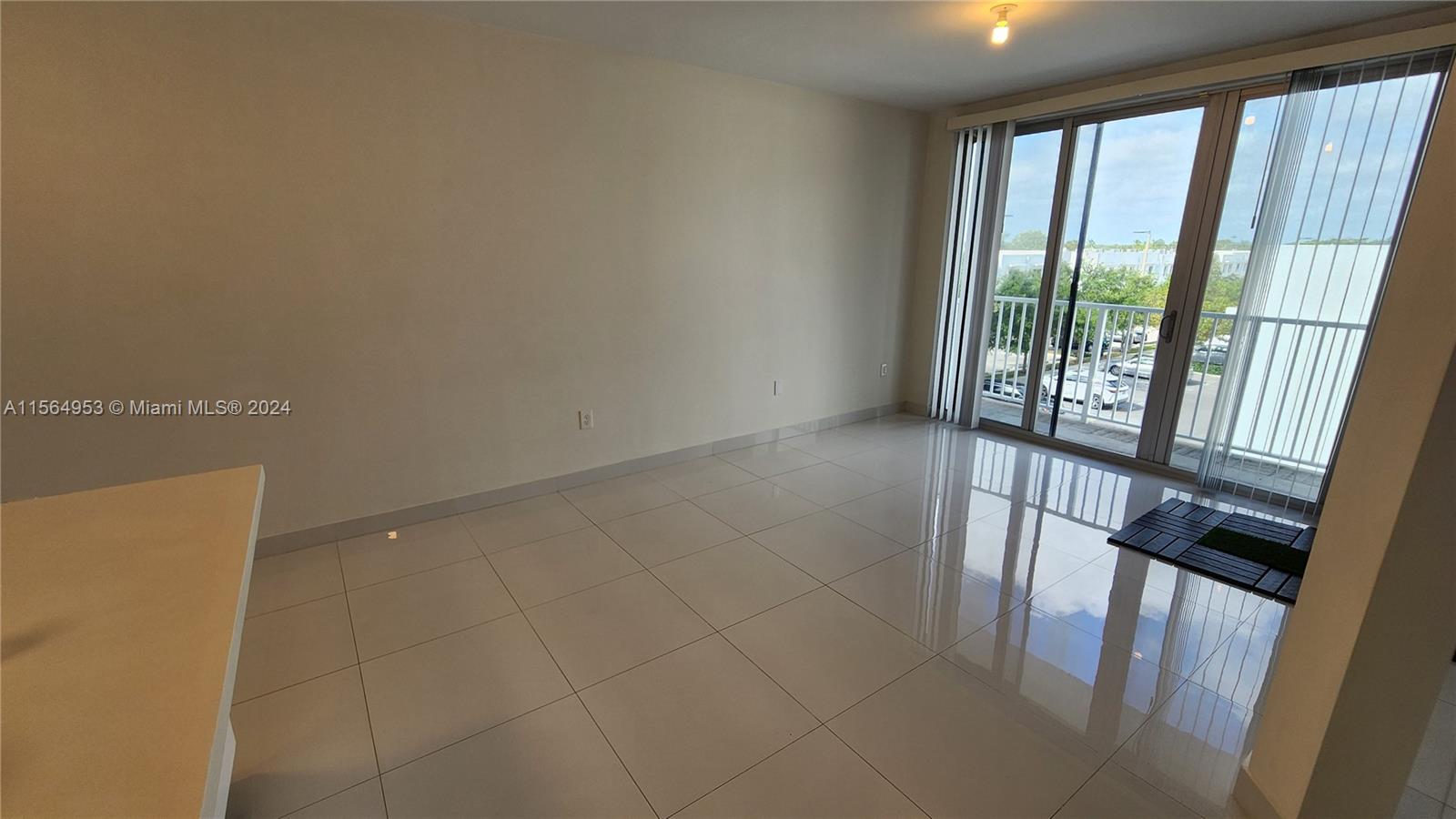2651 NE 212th Ter 306, Miami, Florida 33180, 2 Bedrooms Bedrooms, ,2 BathroomsBathrooms,Residentiallease,For Rent,2651 NE 212th Ter 306,A11564953