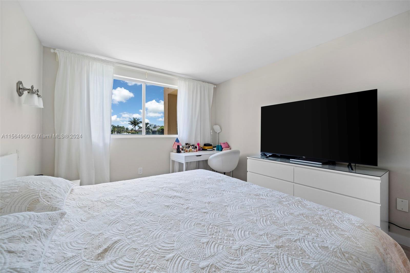 201 Golden Isles Dr 204, Hallandale Beach, Florida 33009, 2 Bedrooms Bedrooms, ,2 BathroomsBathrooms,Residential,For Sale,201 Golden Isles Dr 204,A11564960