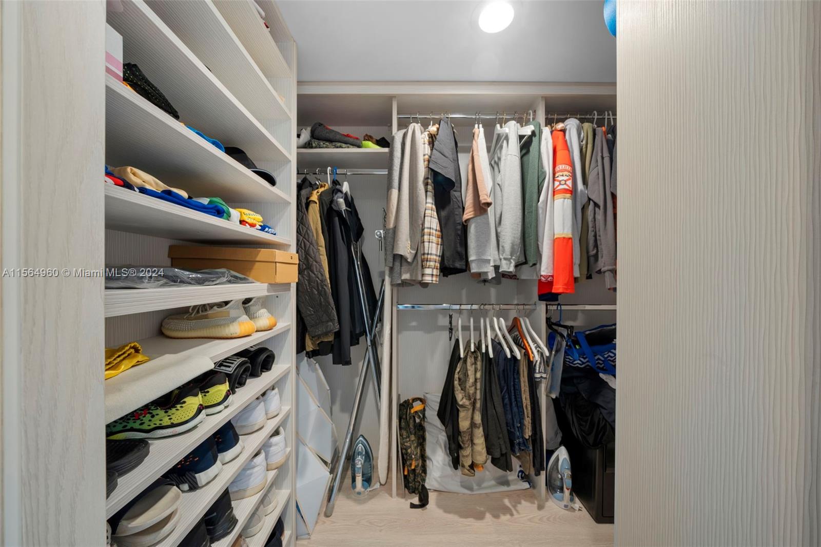 201 Golden Isles Dr 204, Hallandale Beach, Florida 33009, 2 Bedrooms Bedrooms, ,2 BathroomsBathrooms,Residential,For Sale,201 Golden Isles Dr 204,A11564960