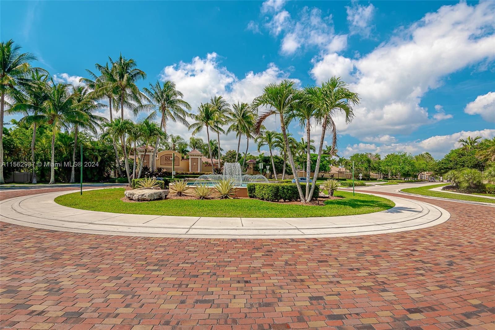4908 SW 195th Ter, Miramar, Florida 33029, 6 Bedrooms Bedrooms, ,4 BathroomsBathrooms,Residential,For Sale,4908 SW 195th Ter,A11562937