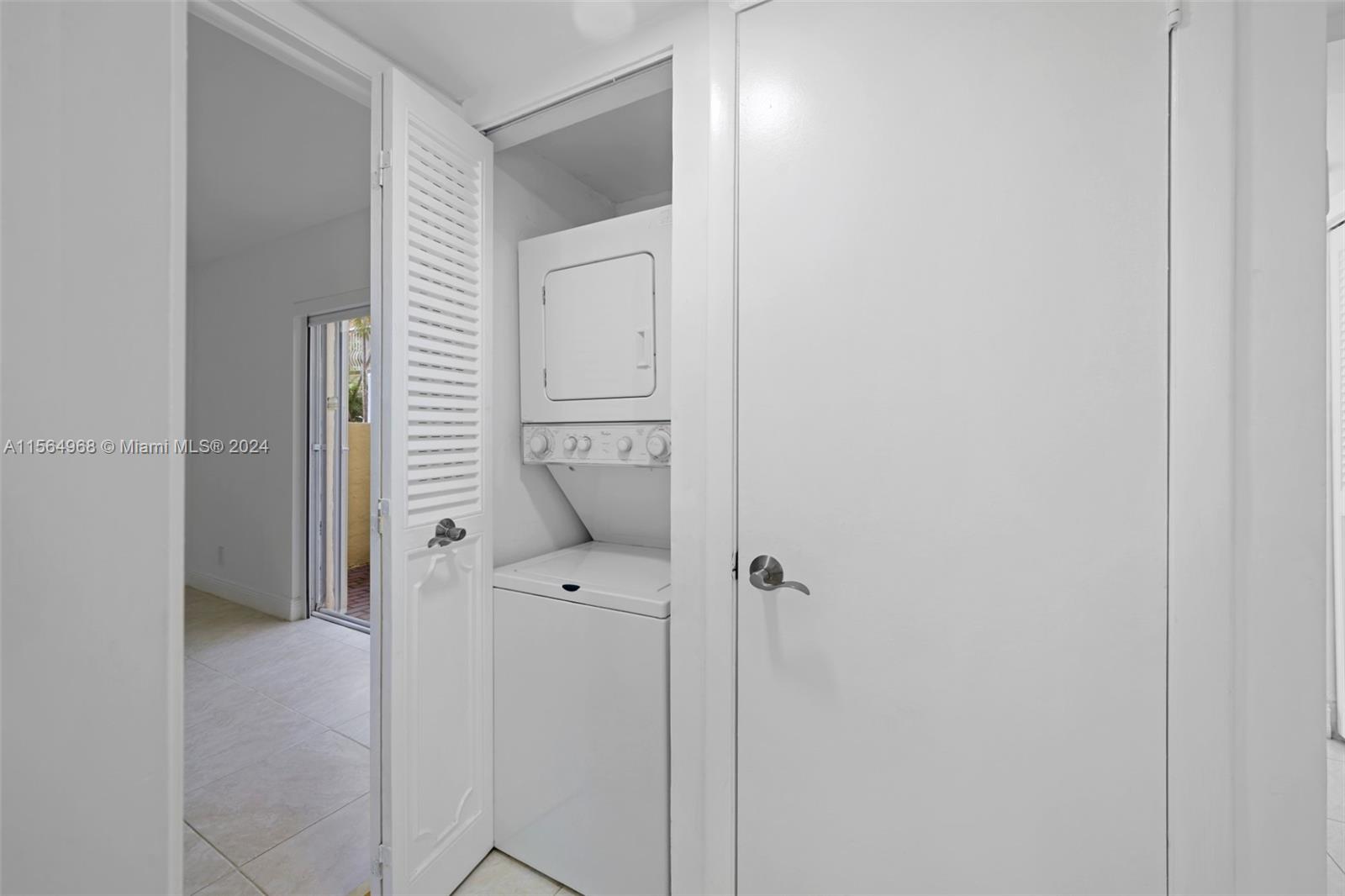 20440 NE 34th Ct 14, Aventura, Florida 33180, 1 Bedroom Bedrooms, ,2 BathroomsBathrooms,Residentiallease,For Rent,20440 NE 34th Ct 14,A11564968