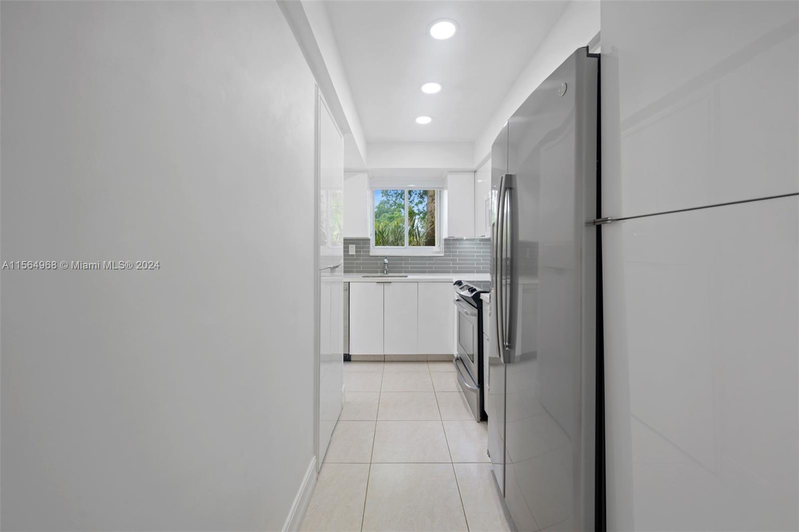 20440 NE 34th Ct 14, Aventura, Florida 33180, 1 Bedroom Bedrooms, ,2 BathroomsBathrooms,Residentiallease,For Rent,20440 NE 34th Ct 14,A11564968