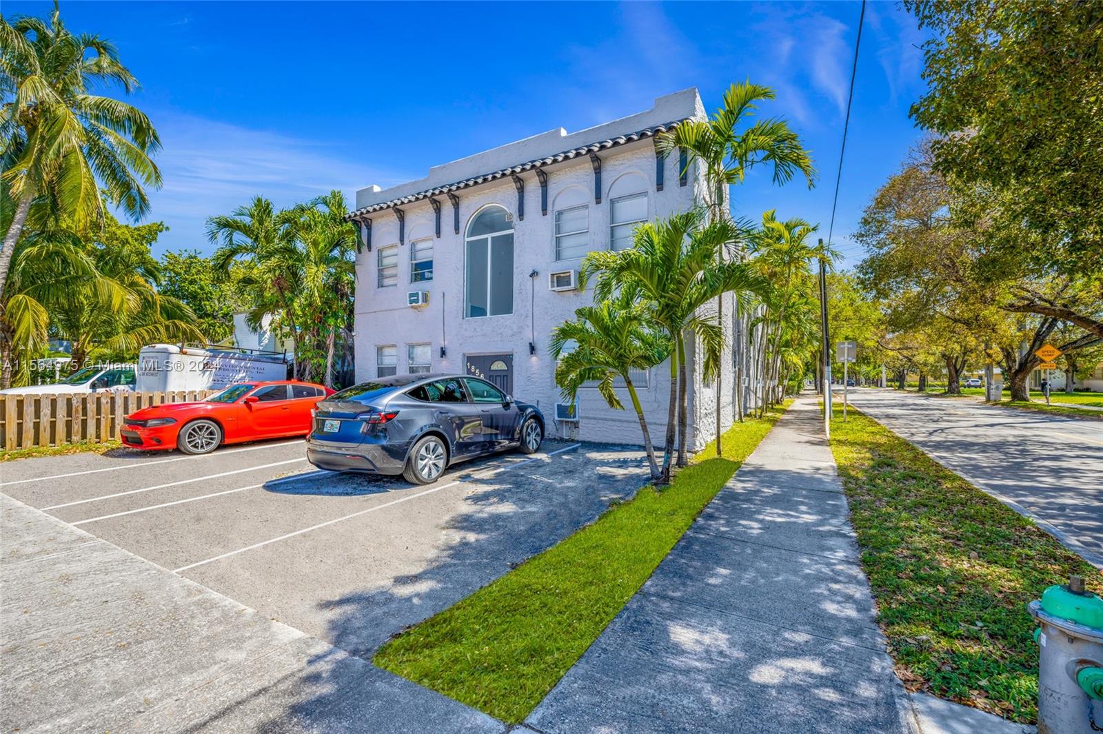 1856 Lincoln St, Hollywood, Florida 33020, ,Commercialsale,For Sale,1856 Lincoln St,A11564975