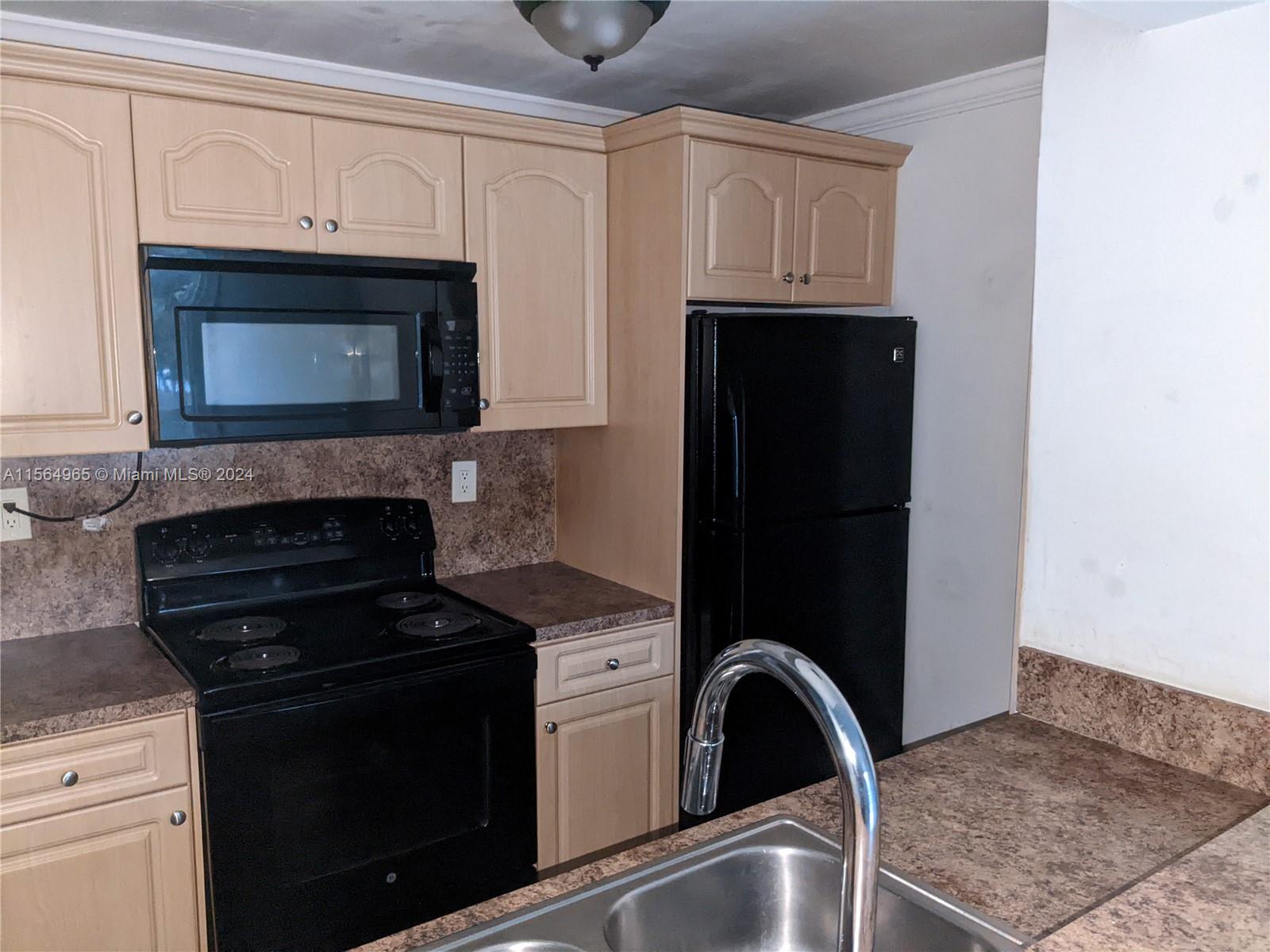 7125 NW 186th St, Hialeah, Florida 33015, 2 Bedrooms Bedrooms, ,2 BathroomsBathrooms,Residential,For Sale,7125 NW 186th St,A11564965