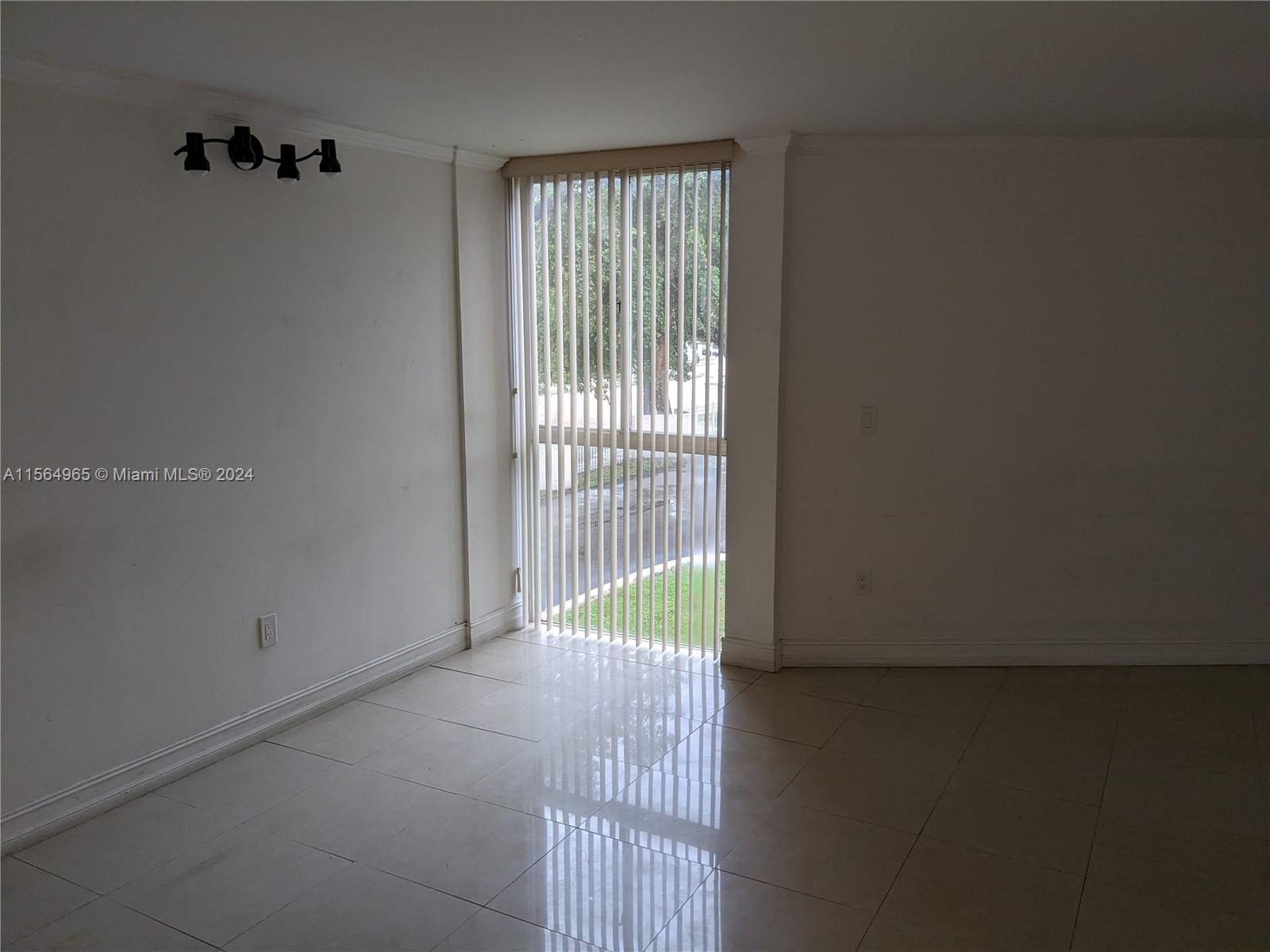 7125 NW 186th St, Hialeah, Florida 33015, 2 Bedrooms Bedrooms, ,2 BathroomsBathrooms,Residential,For Sale,7125 NW 186th St,A11564965