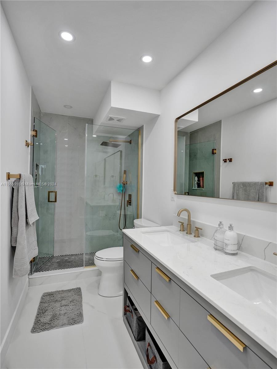 1980 S Ocean Dr 18J, Hallandale Beach, Florida 33009, 2 Bedrooms Bedrooms, ,2 BathroomsBathrooms,Residentiallease,For Rent,1980 S Ocean Dr 18J,A11565016