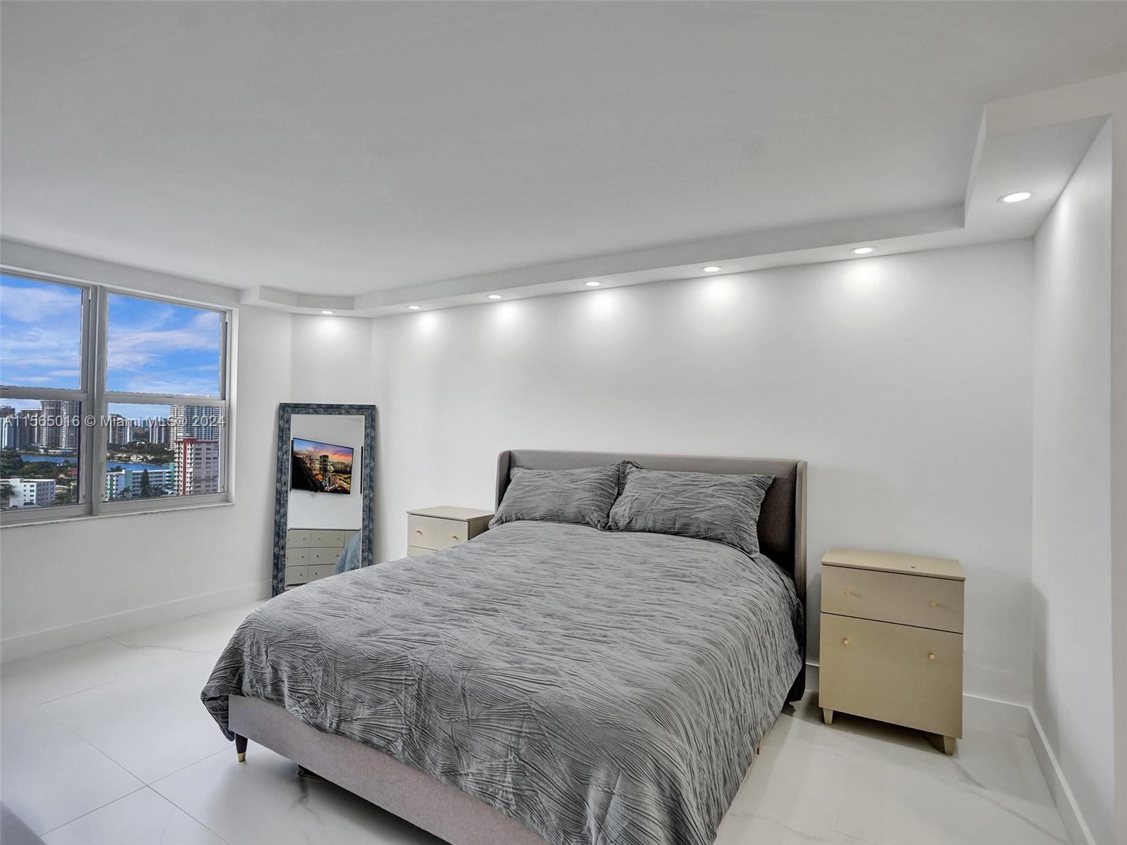 1980 S Ocean Dr 18J, Hallandale Beach, Florida 33009, 2 Bedrooms Bedrooms, ,2 BathroomsBathrooms,Residentiallease,For Rent,1980 S Ocean Dr 18J,A11565016