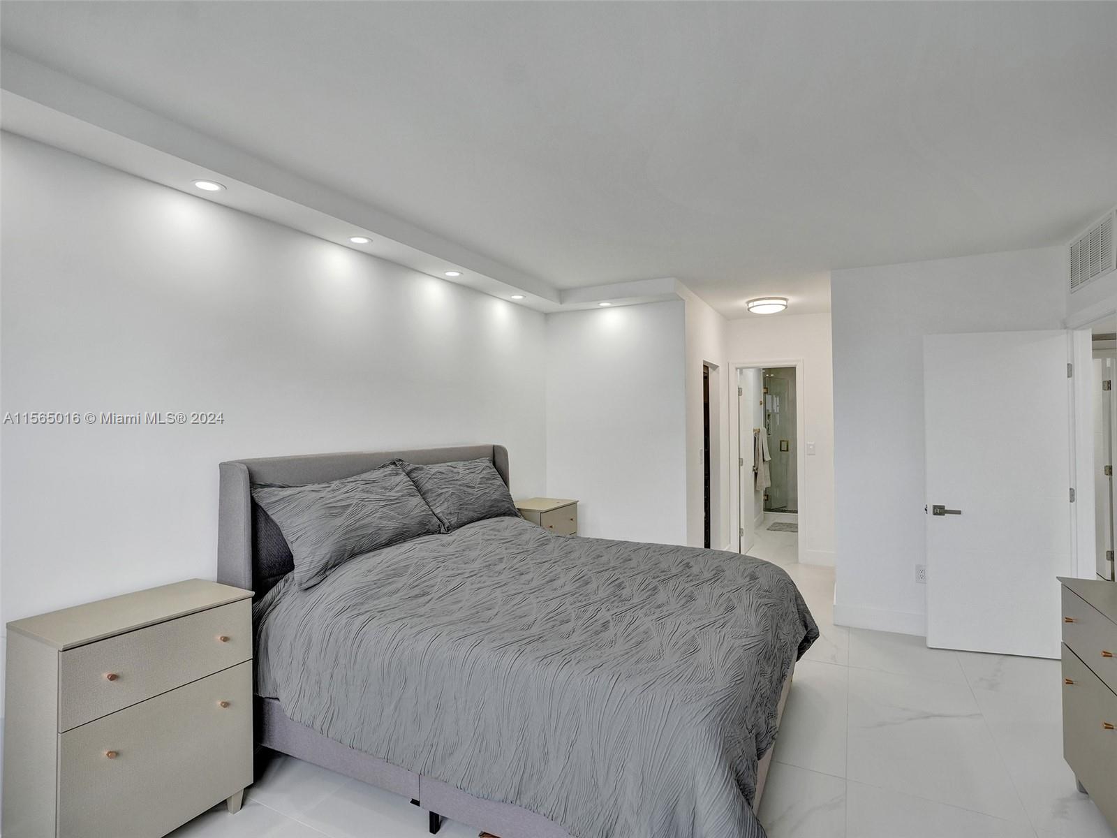 1980 S Ocean Dr 18J, Hallandale Beach, Florida 33009, 2 Bedrooms Bedrooms, ,2 BathroomsBathrooms,Residentiallease,For Rent,1980 S Ocean Dr 18J,A11565016