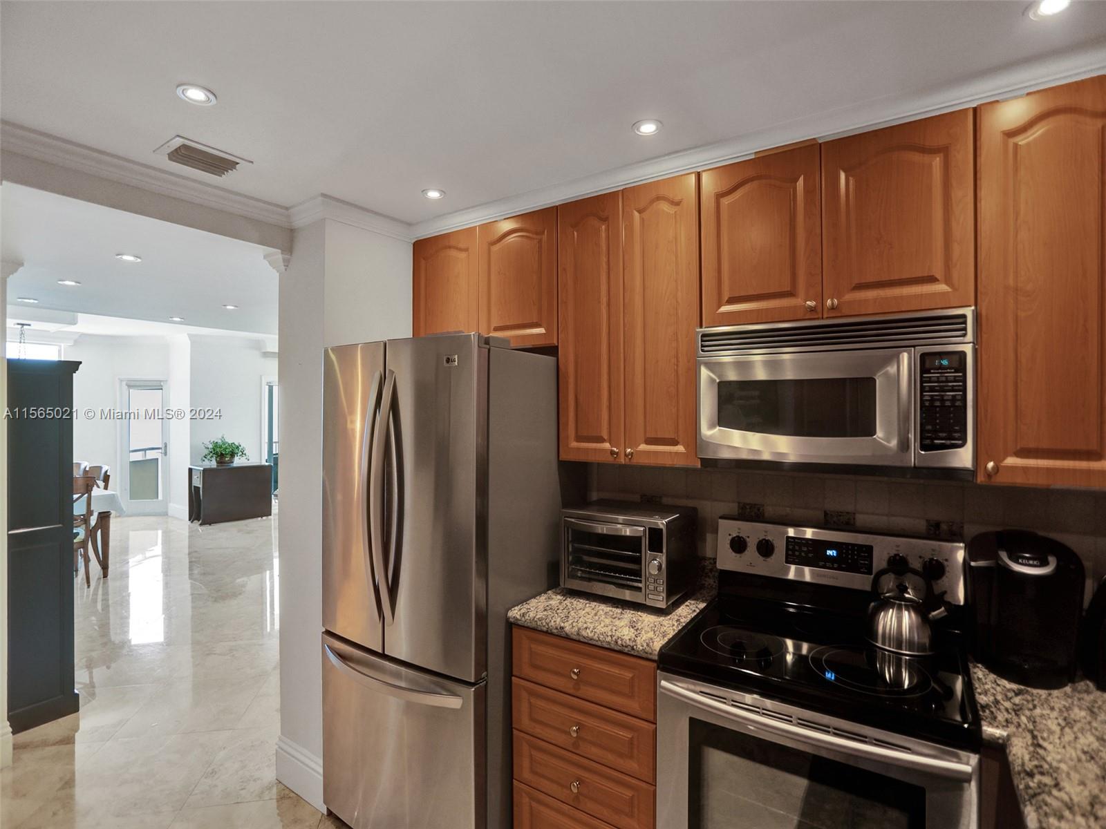 1980 S Ocean Dr 20E, Hallandale Beach, Florida 33009, 3 Bedrooms Bedrooms, ,2 BathroomsBathrooms,Residentiallease,For Rent,1980 S Ocean Dr 20E,A11565021