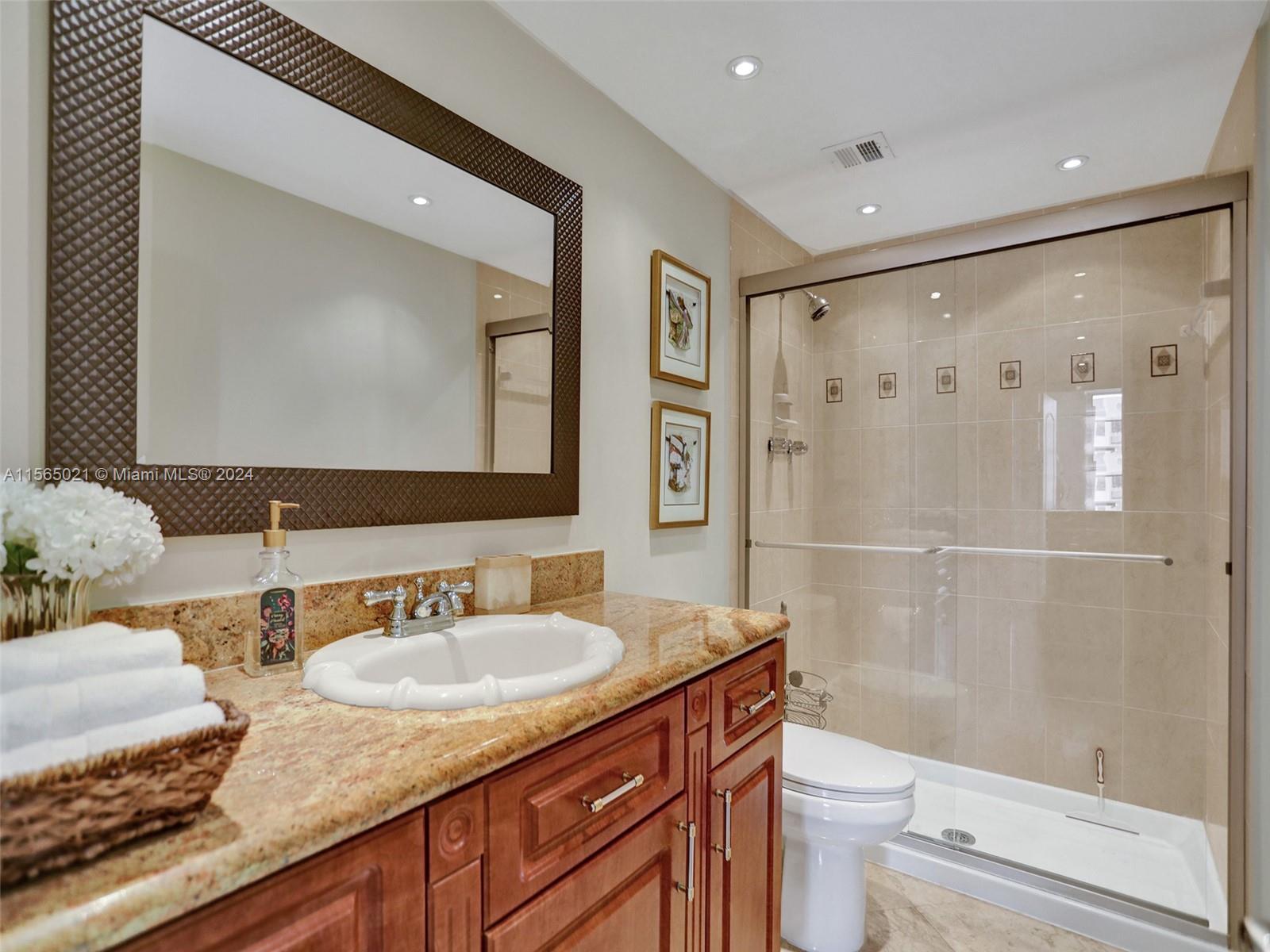 1980 S Ocean Dr 20E, Hallandale Beach, Florida 33009, 3 Bedrooms Bedrooms, ,2 BathroomsBathrooms,Residentiallease,For Rent,1980 S Ocean Dr 20E,A11565021