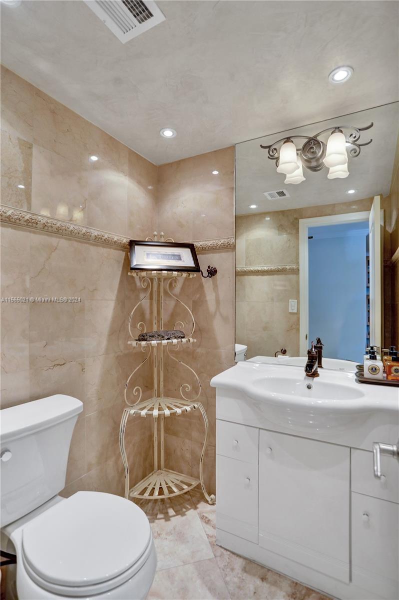 1980 S Ocean Dr 20E, Hallandale Beach, Florida 33009, 3 Bedrooms Bedrooms, ,2 BathroomsBathrooms,Residentiallease,For Rent,1980 S Ocean Dr 20E,A11565021