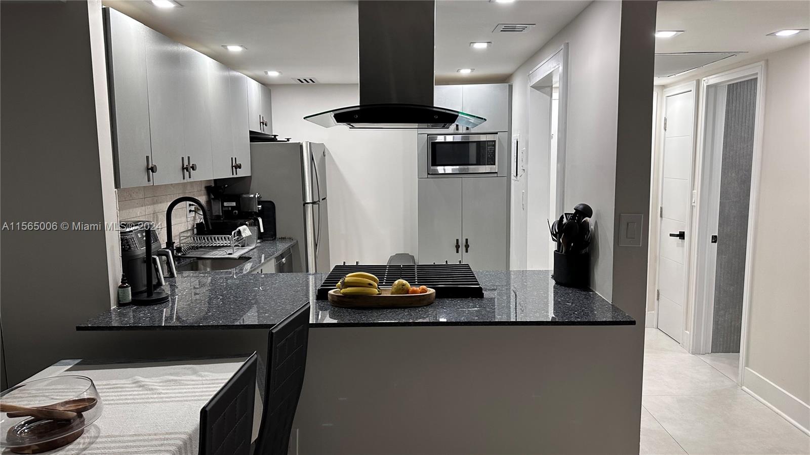 2030 S Ocean Dr 1611, Hallandale Beach, Florida 33009, 1 Bedroom Bedrooms, ,1 BathroomBathrooms,Residentiallease,For Rent,2030 S Ocean Dr 1611,A11565006