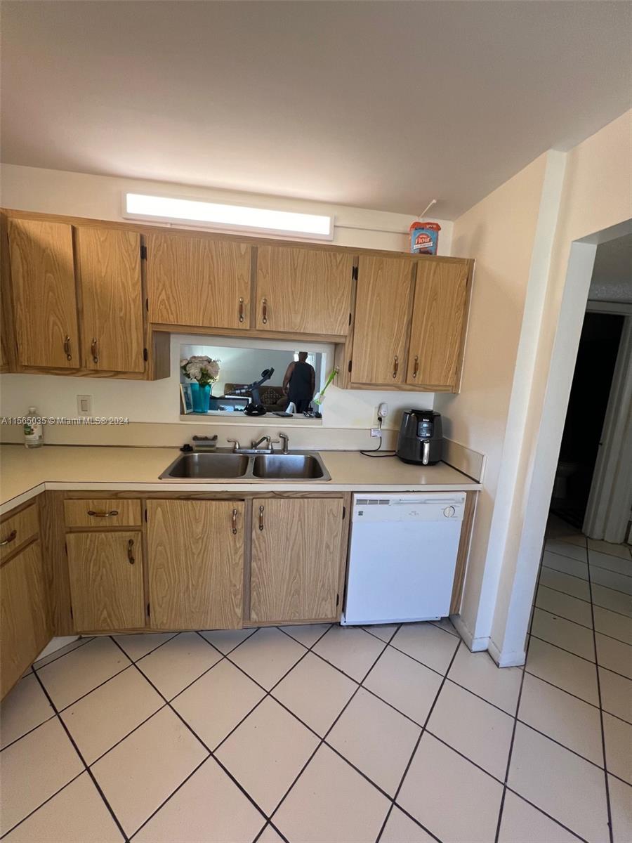 7931 Southgate Blvd E7, North Lauderdale, Florida 33068, 2 Bedrooms Bedrooms, ,2 BathroomsBathrooms,Residential,For Sale,7931 Southgate Blvd E7,A11565035