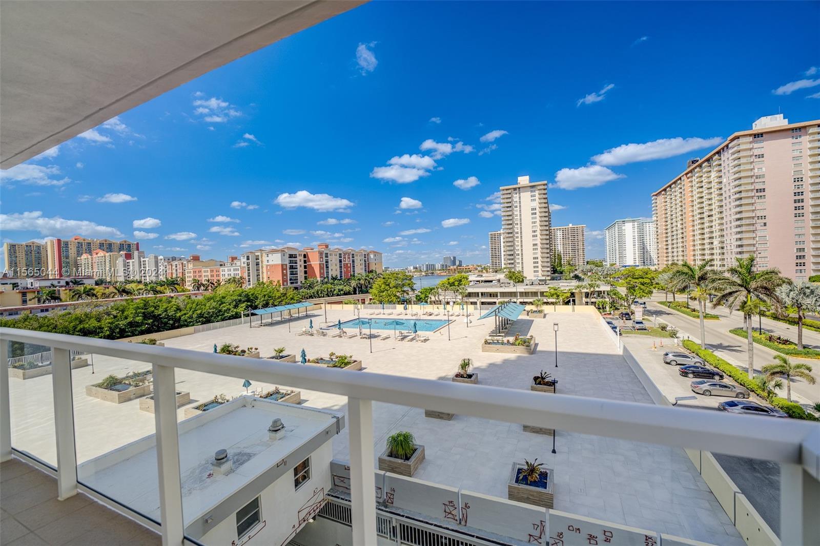 230 174th St 612, Sunny Isles Beach, Florida 33160, 2 Bedrooms Bedrooms, ,2 BathroomsBathrooms,Residential,For Sale,230 174th St 612,A11565044