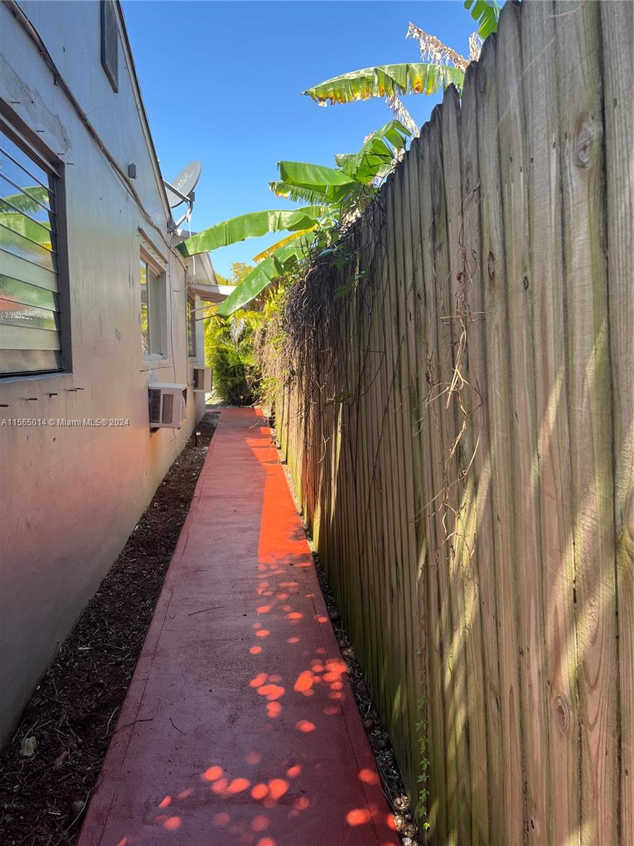 2818 Fillmore St B, Hollywood, Florida 33020, 1 Bedroom Bedrooms, ,1 BathroomBathrooms,Residentiallease,For Rent,2818 Fillmore St B,A11565014