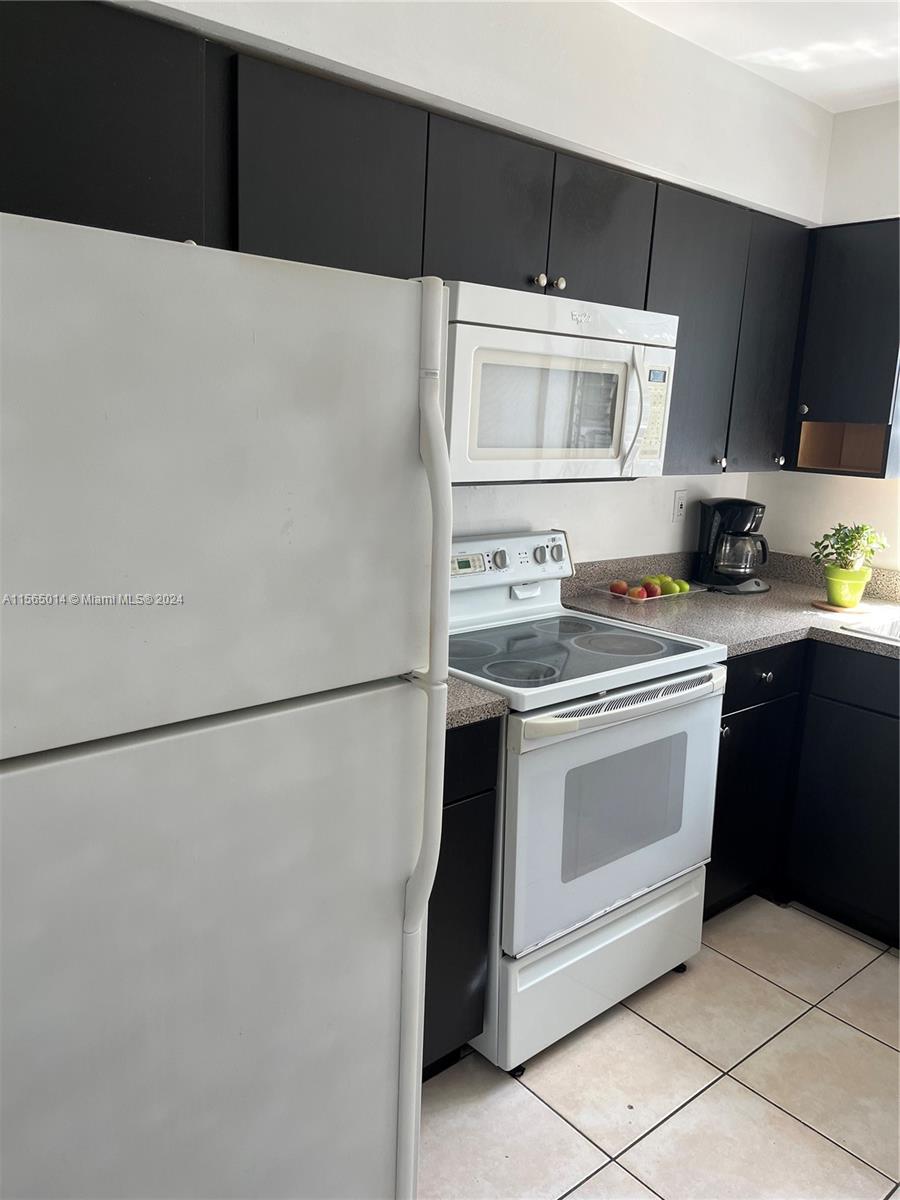 2818 Fillmore St B, Hollywood, Florida 33020, 1 Bedroom Bedrooms, ,1 BathroomBathrooms,Residentiallease,For Rent,2818 Fillmore St B,A11565014