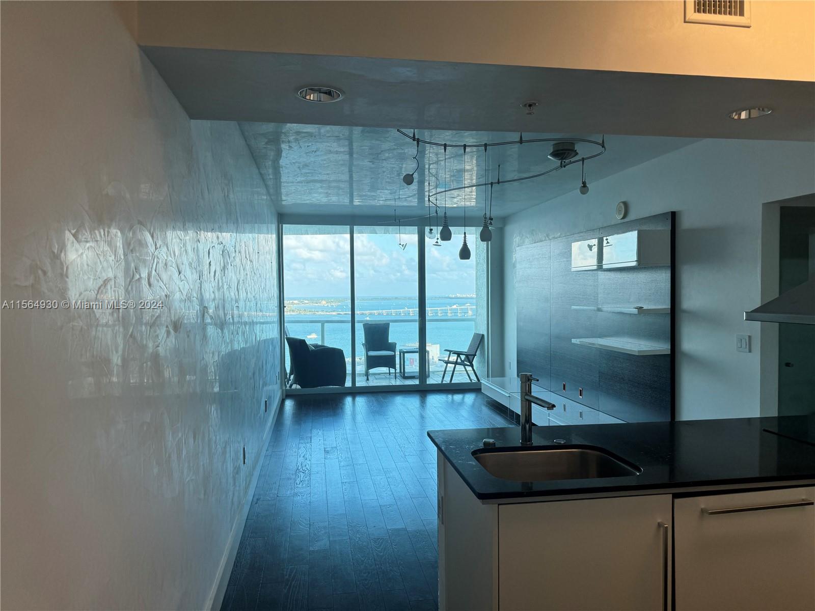 218 SE 14th St 2207, Miami, Florida 33131, 1 Bedroom Bedrooms, ,1 BathroomBathrooms,Residentiallease,For Rent,218 SE 14th St 2207,A11564930