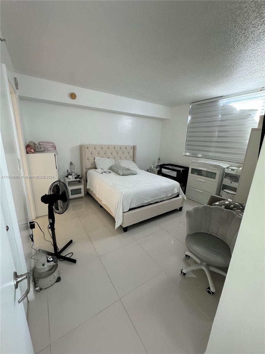 Miami, Florida 33125, 1 Bedroom Bedrooms, ,1 BathroomBathrooms,Residential,For Sale,A11559665
