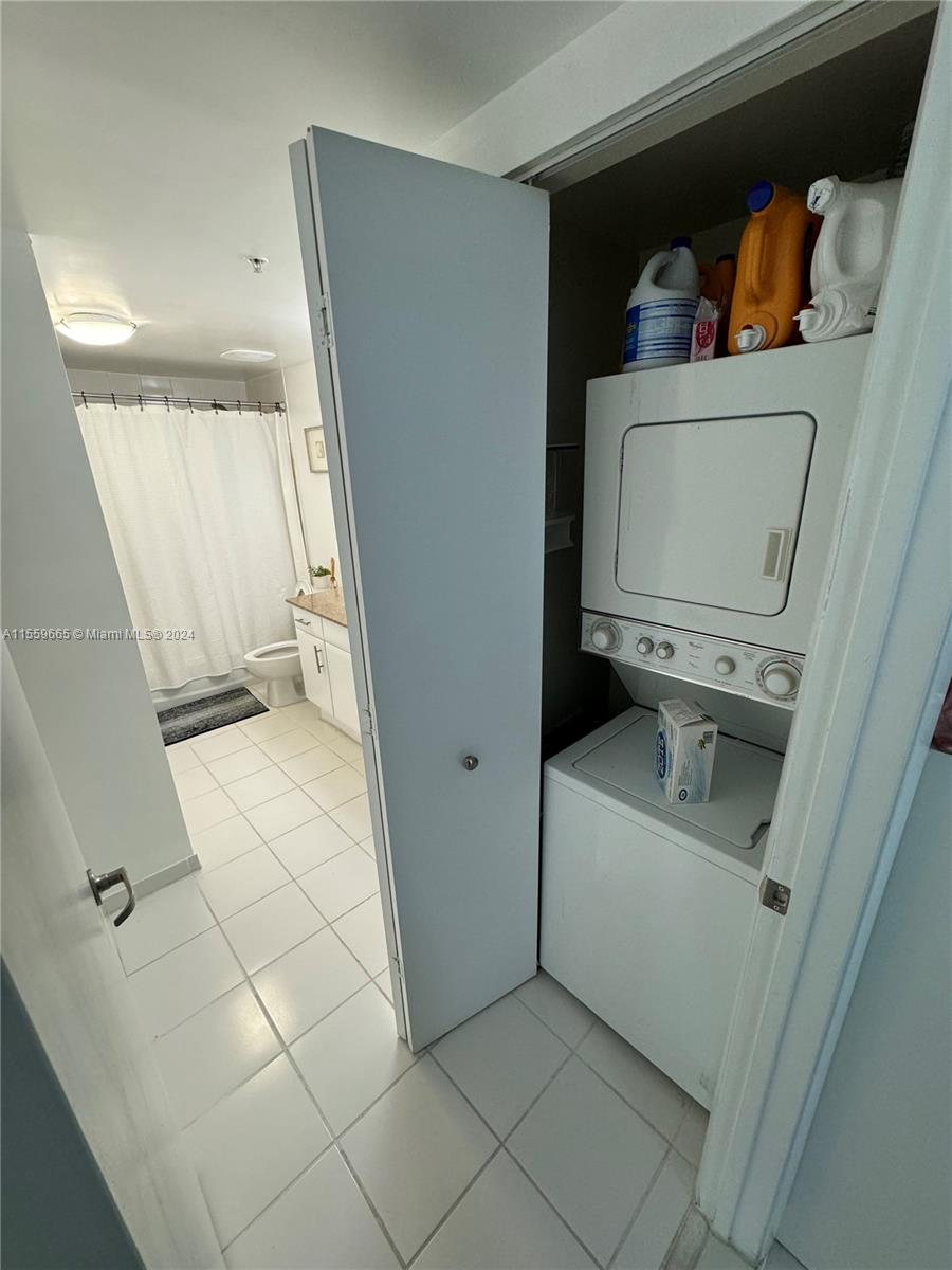 Miami, Florida 33125, 1 Bedroom Bedrooms, ,1 BathroomBathrooms,Residential,For Sale,A11559665