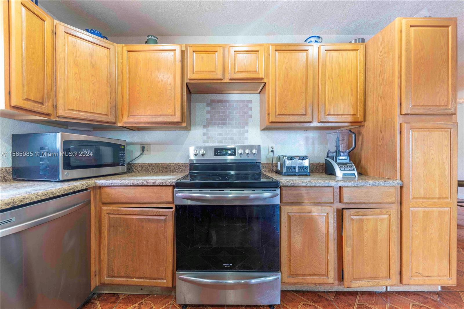 2255 Mcclellan St, Hollywood, Florida 33020, 4 Bedrooms Bedrooms, ,3 BathroomsBathrooms,Residential,For Sale,2255 Mcclellan St,A11565085