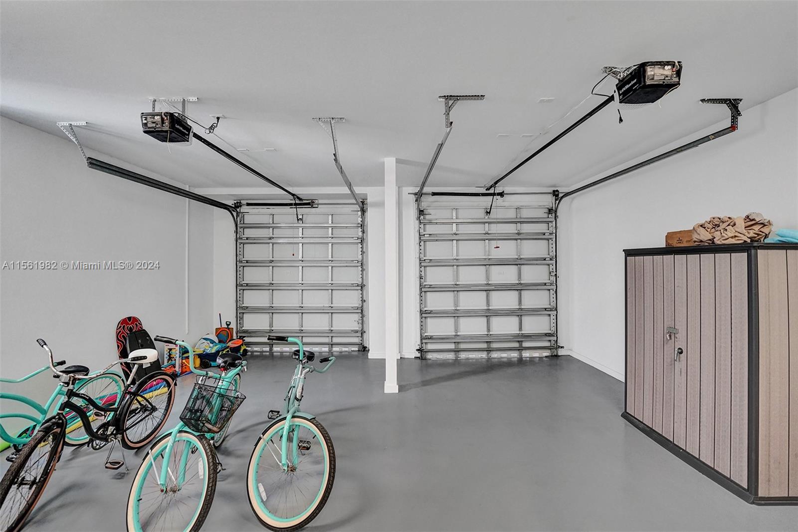 340 Balboa St, Hollywood, Florida 33019, 3 Bedrooms Bedrooms, ,2 BathroomsBathrooms,Residentiallease,For Rent,340 Balboa St,A11561982