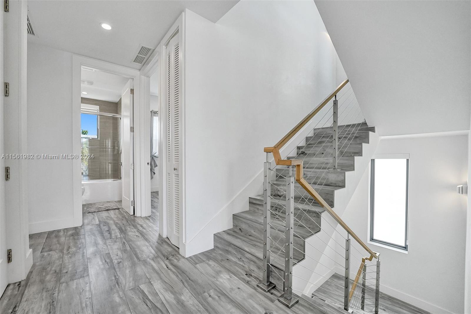 340 Balboa St, Hollywood, Florida 33019, 3 Bedrooms Bedrooms, ,2 BathroomsBathrooms,Residentiallease,For Rent,340 Balboa St,A11561982