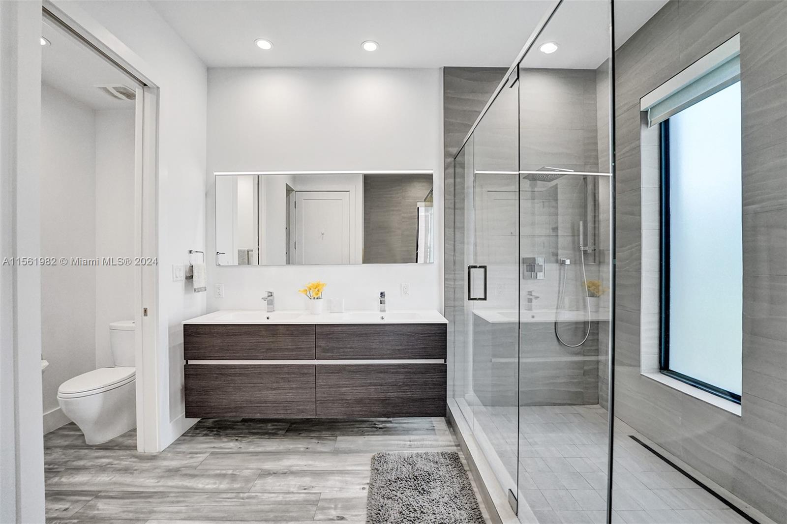 340 Balboa St, Hollywood, Florida 33019, 3 Bedrooms Bedrooms, ,2 BathroomsBathrooms,Residentiallease,For Rent,340 Balboa St,A11561982