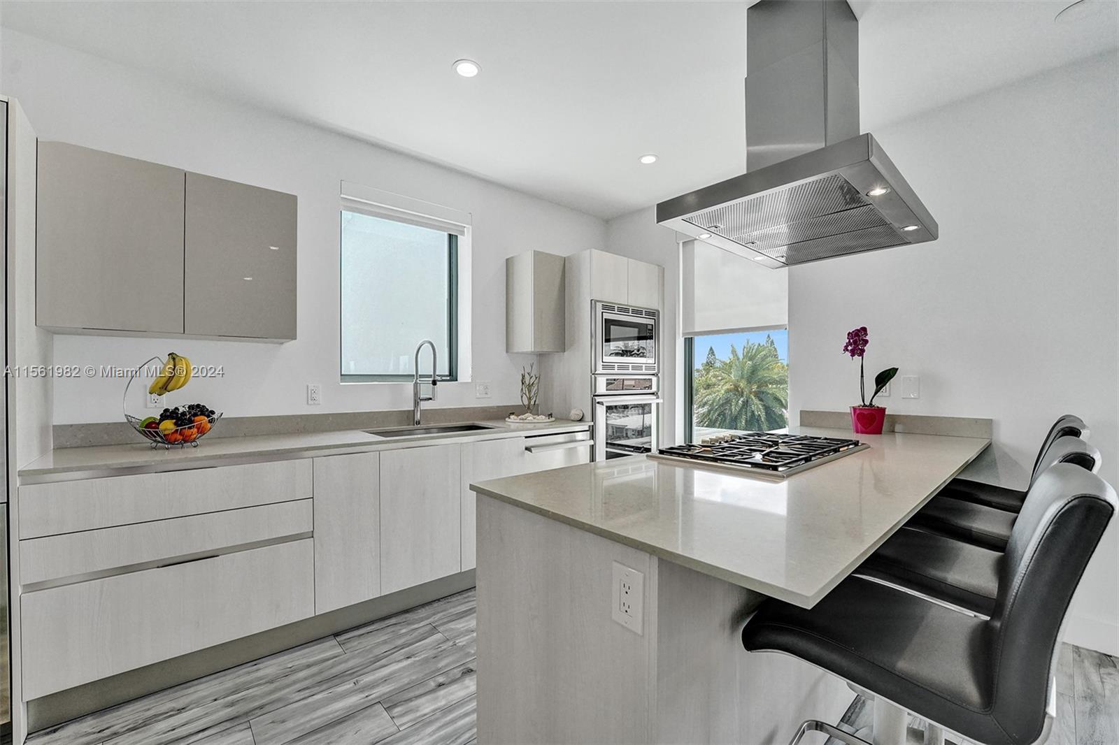 340 Balboa St, Hollywood, Florida 33019, 3 Bedrooms Bedrooms, ,2 BathroomsBathrooms,Residentiallease,For Rent,340 Balboa St,A11561982