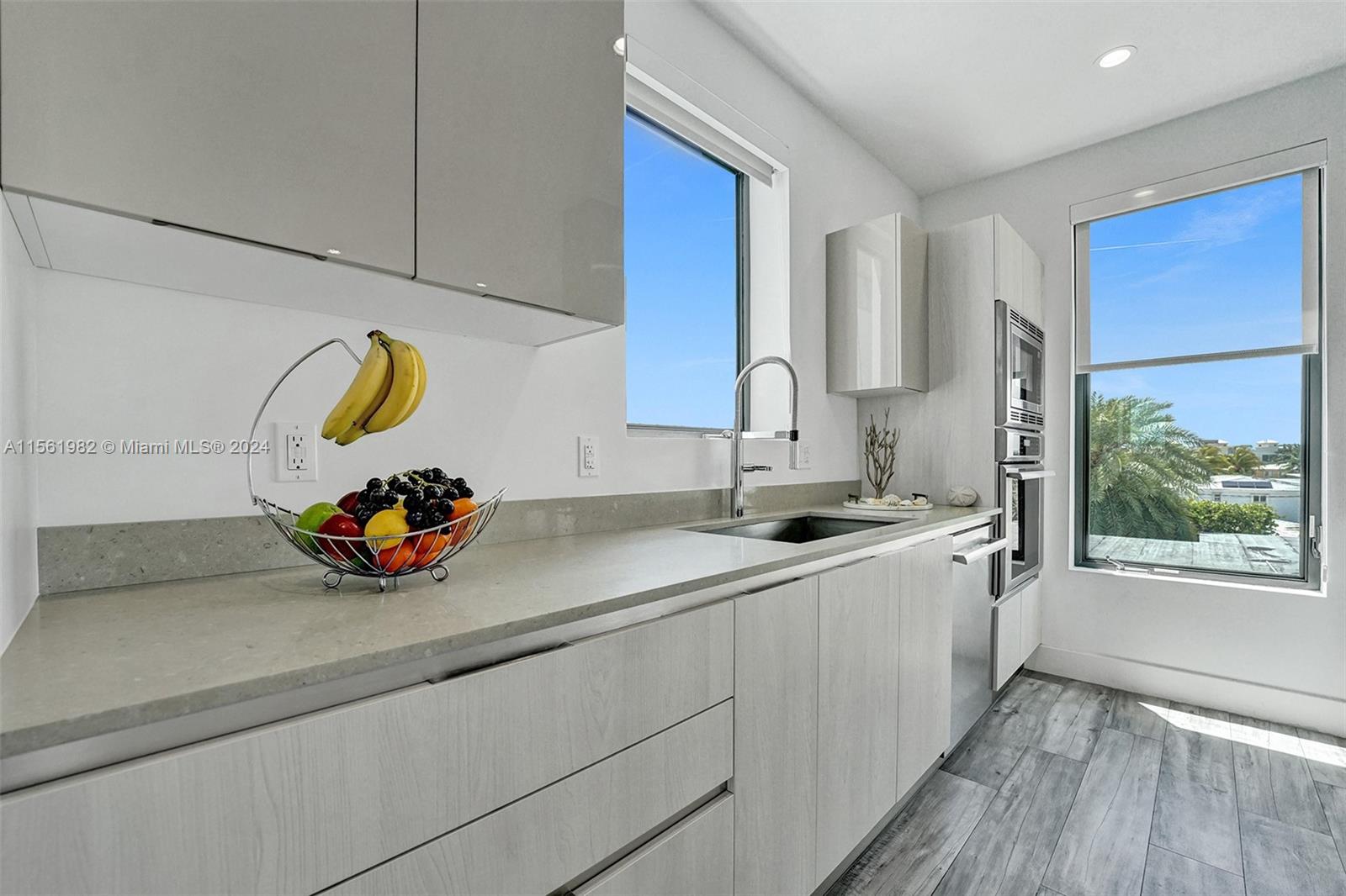 340 Balboa St, Hollywood, Florida 33019, 3 Bedrooms Bedrooms, ,2 BathroomsBathrooms,Residentiallease,For Rent,340 Balboa St,A11561982