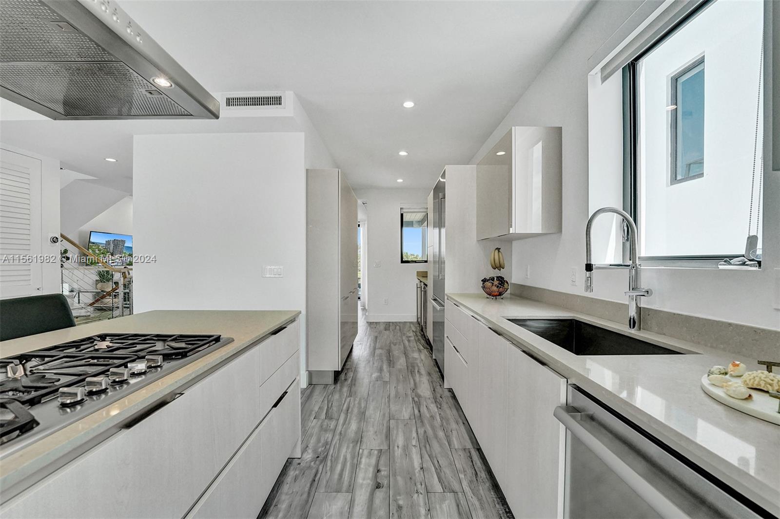 340 Balboa St, Hollywood, Florida 33019, 3 Bedrooms Bedrooms, ,2 BathroomsBathrooms,Residentiallease,For Rent,340 Balboa St,A11561982