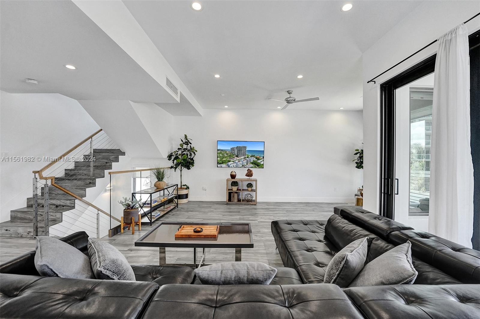 340 Balboa St, Hollywood, Florida 33019, 3 Bedrooms Bedrooms, ,2 BathroomsBathrooms,Residentiallease,For Rent,340 Balboa St,A11561982