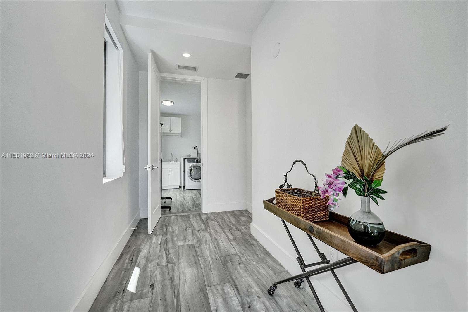 340 Balboa St, Hollywood, Florida 33019, 3 Bedrooms Bedrooms, ,2 BathroomsBathrooms,Residentiallease,For Rent,340 Balboa St,A11561982