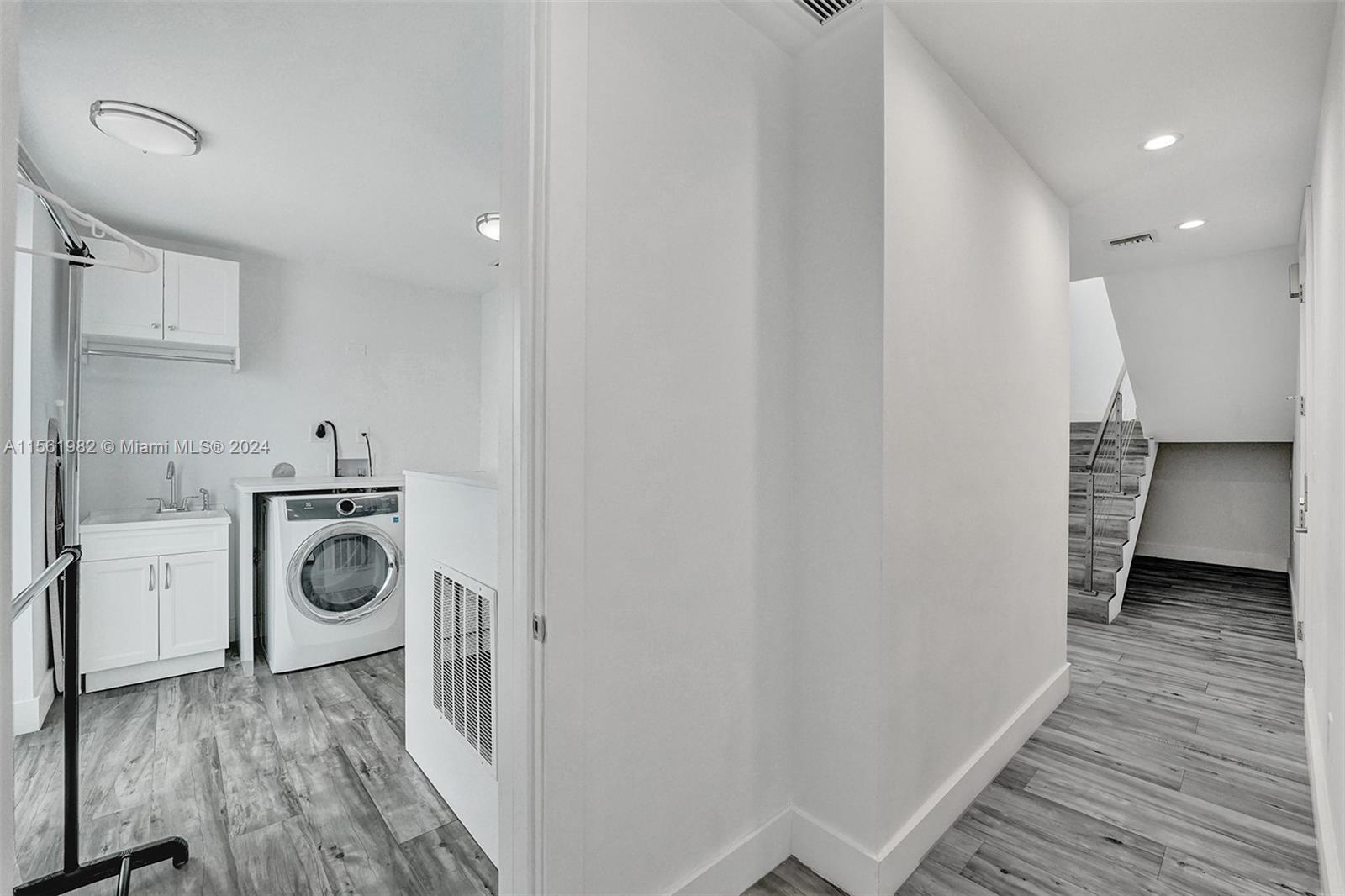 340 Balboa St, Hollywood, Florida 33019, 3 Bedrooms Bedrooms, ,2 BathroomsBathrooms,Residentiallease,For Rent,340 Balboa St,A11561982