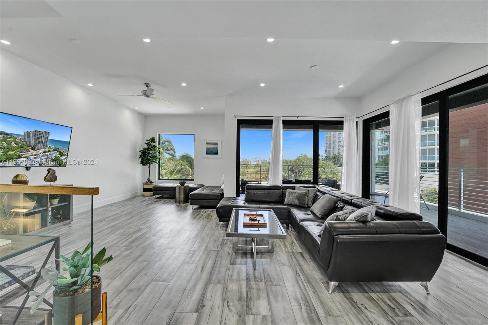 340 Balboa St, Hollywood, Florida 33019, 3 Bedrooms Bedrooms, ,2 BathroomsBathrooms,Residentiallease,For Rent,340 Balboa St,A11561982