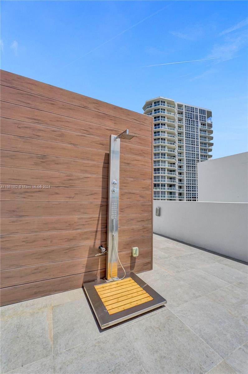 340 Balboa St, Hollywood, Florida 33019, 3 Bedrooms Bedrooms, ,2 BathroomsBathrooms,Residentiallease,For Rent,340 Balboa St,A11561982