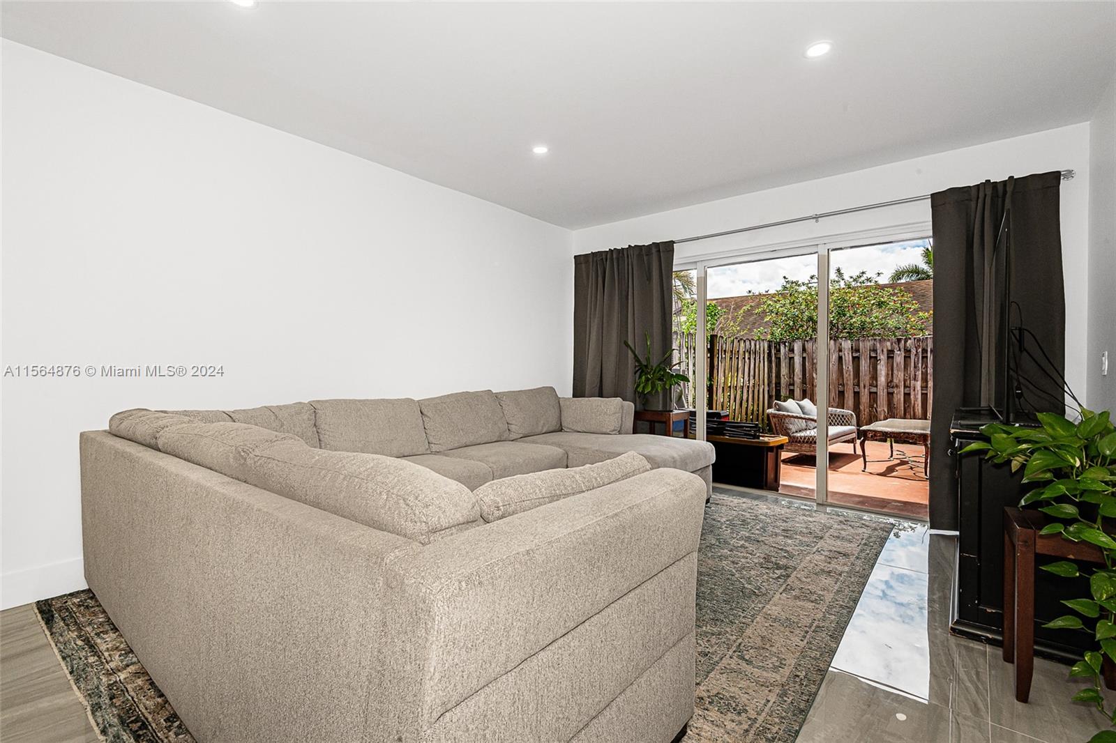 2634 N 38th Ave, Hollywood, Florida 33021, 3 Bedrooms Bedrooms, ,2 BathroomsBathrooms,Residential,For Sale,2634 N 38th Ave,A11564876