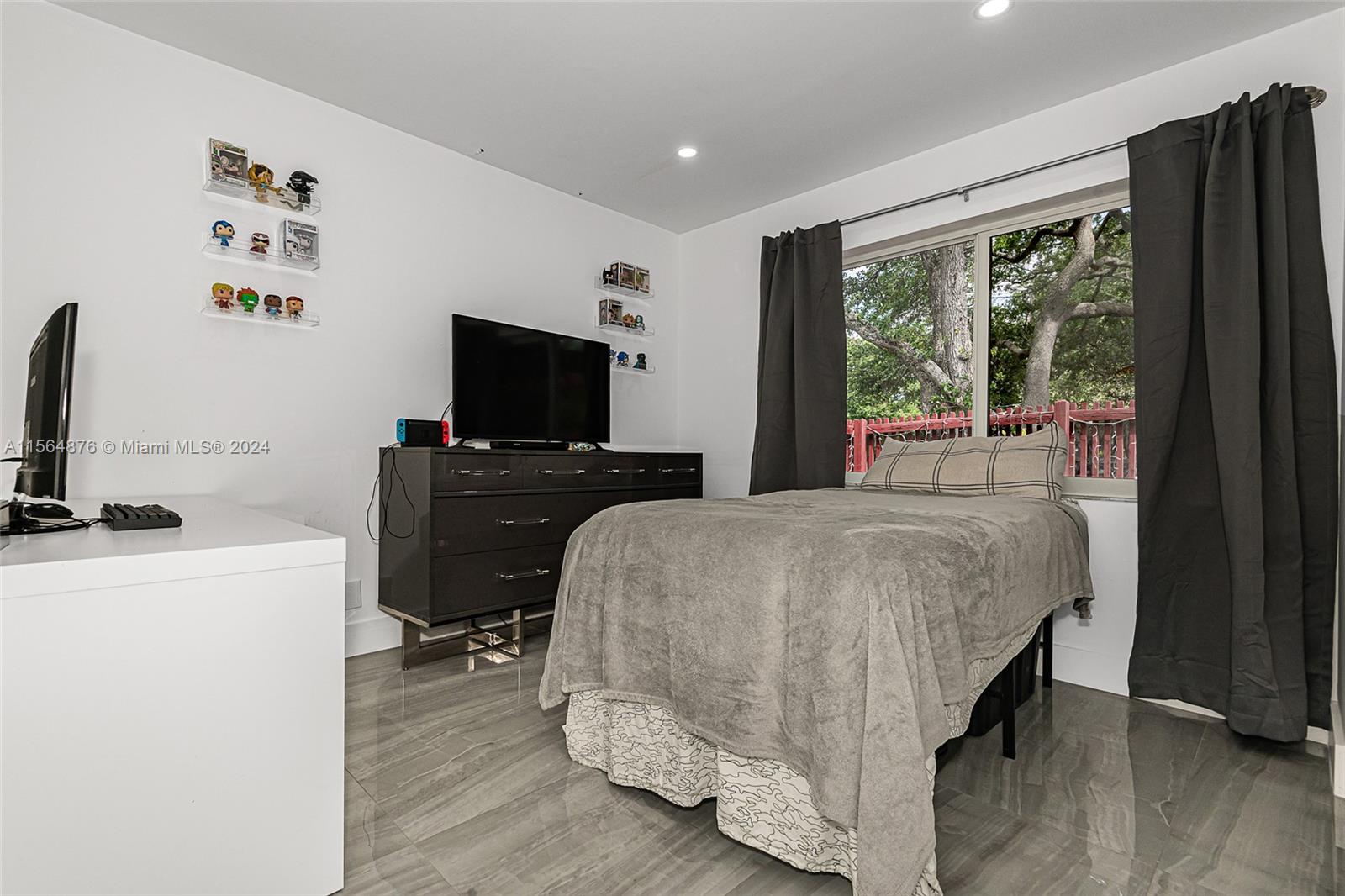 2634 N 38th Ave, Hollywood, Florida 33021, 3 Bedrooms Bedrooms, ,2 BathroomsBathrooms,Residential,For Sale,2634 N 38th Ave,A11564876