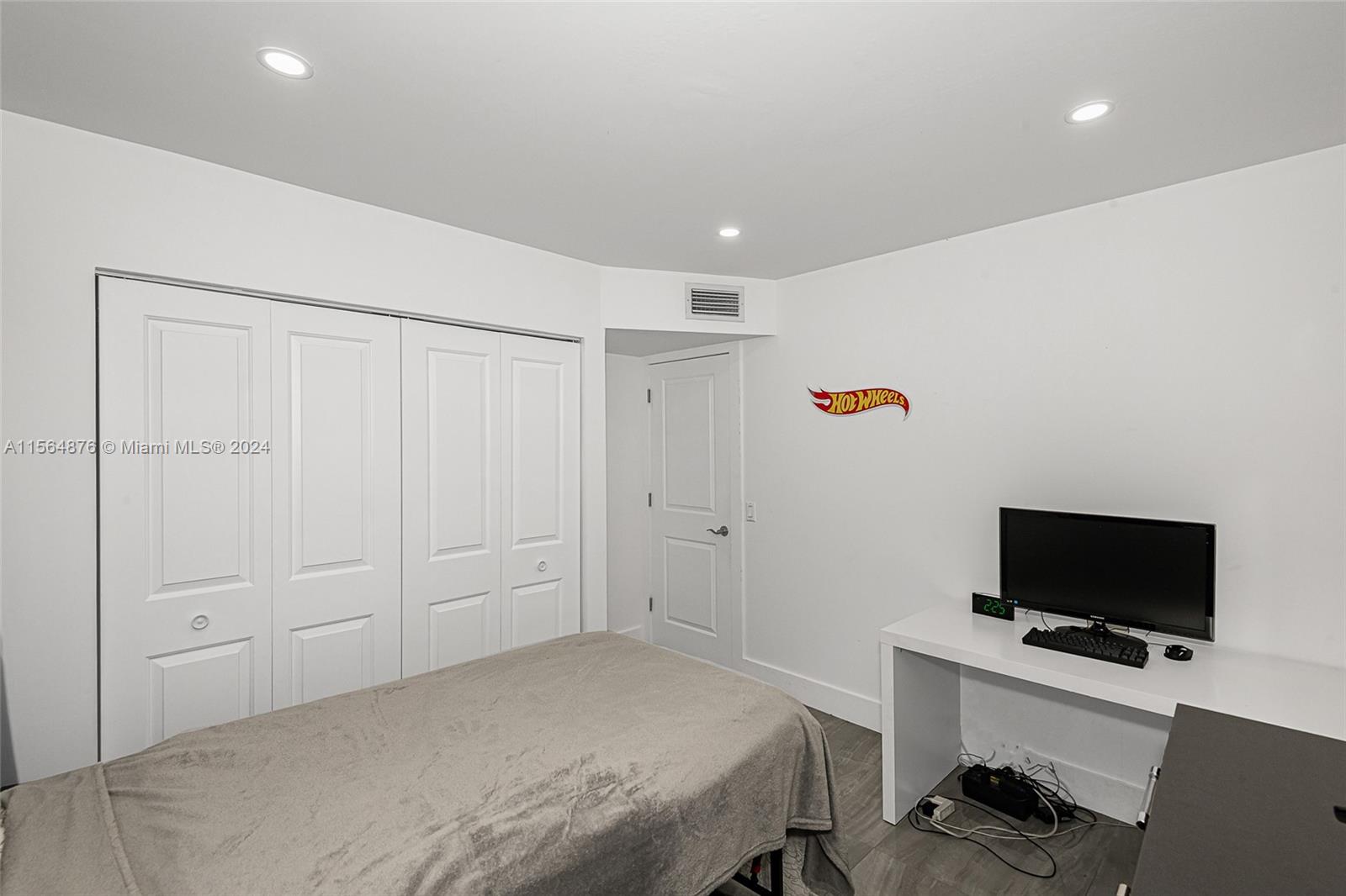 2634 N 38th Ave, Hollywood, Florida 33021, 3 Bedrooms Bedrooms, ,2 BathroomsBathrooms,Residential,For Sale,2634 N 38th Ave,A11564876