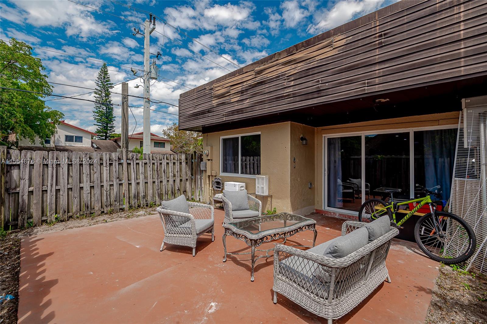 2634 N 38th Ave, Hollywood, Florida 33021, 3 Bedrooms Bedrooms, ,2 BathroomsBathrooms,Residential,For Sale,2634 N 38th Ave,A11564876