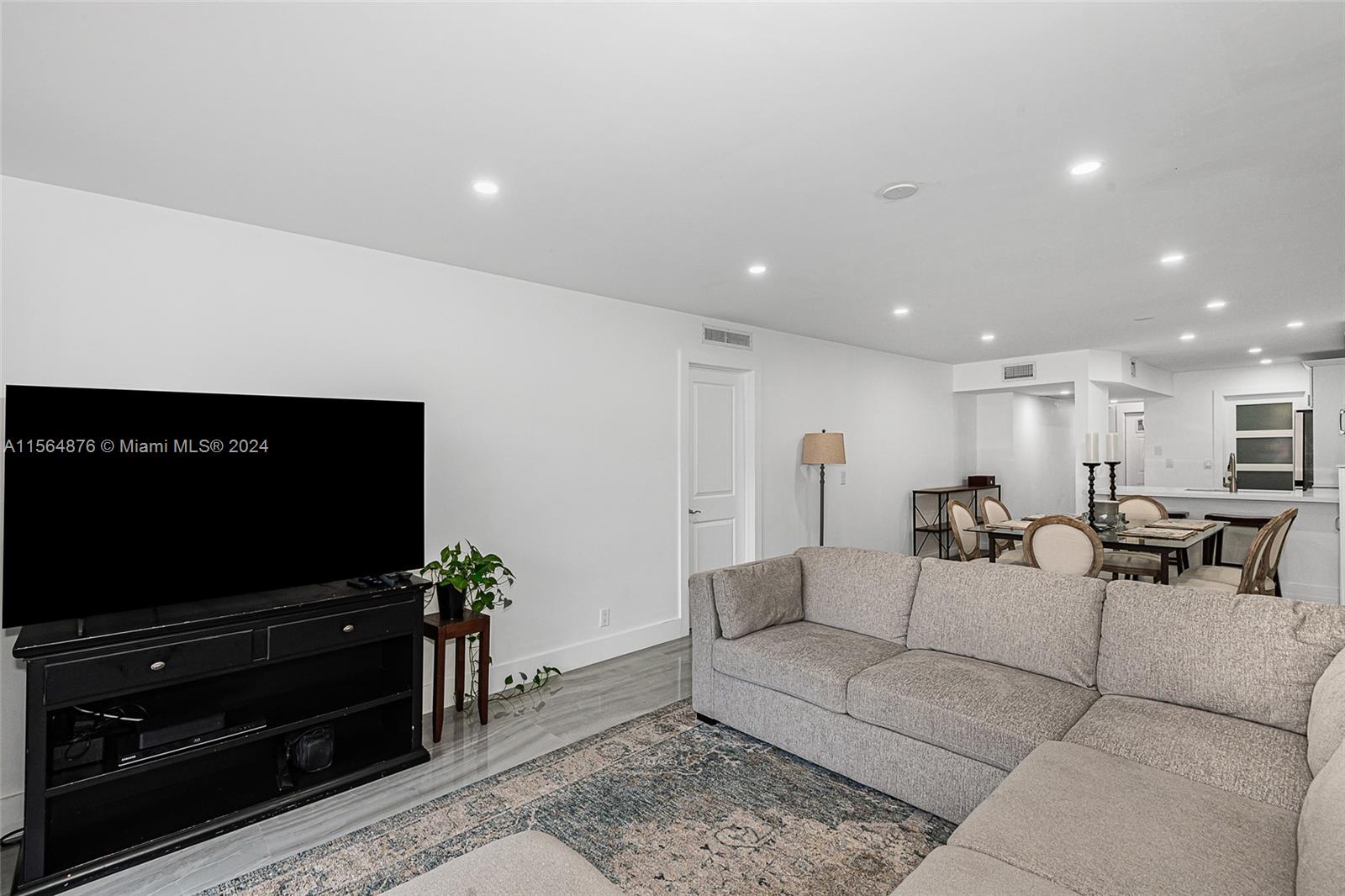 2634 N 38th Ave, Hollywood, Florida 33021, 3 Bedrooms Bedrooms, ,2 BathroomsBathrooms,Residential,For Sale,2634 N 38th Ave,A11564876