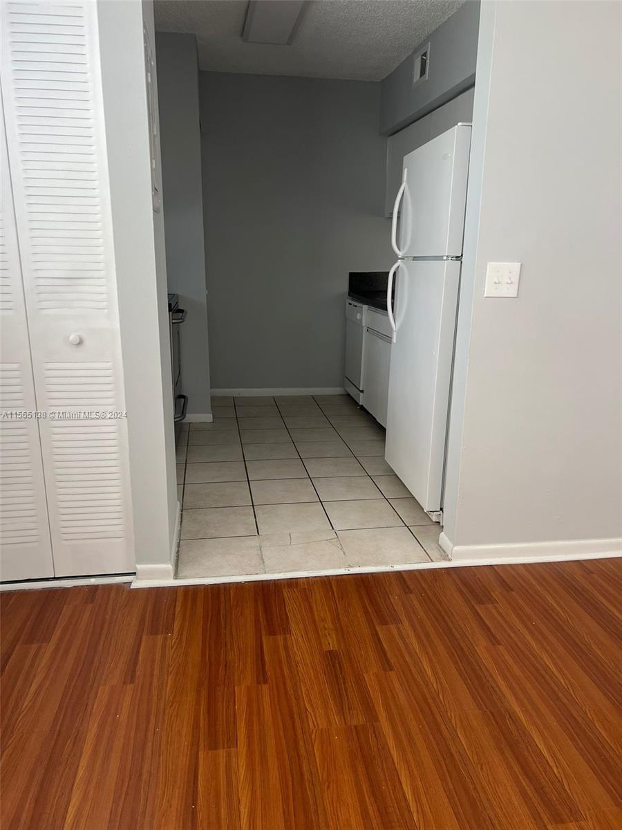 8713 SW 5th St 202, Pembroke Pines, Florida 33025, 2 Bedrooms Bedrooms, ,2 BathroomsBathrooms,Residentiallease,For Rent,8713 SW 5th St 202,A11565138