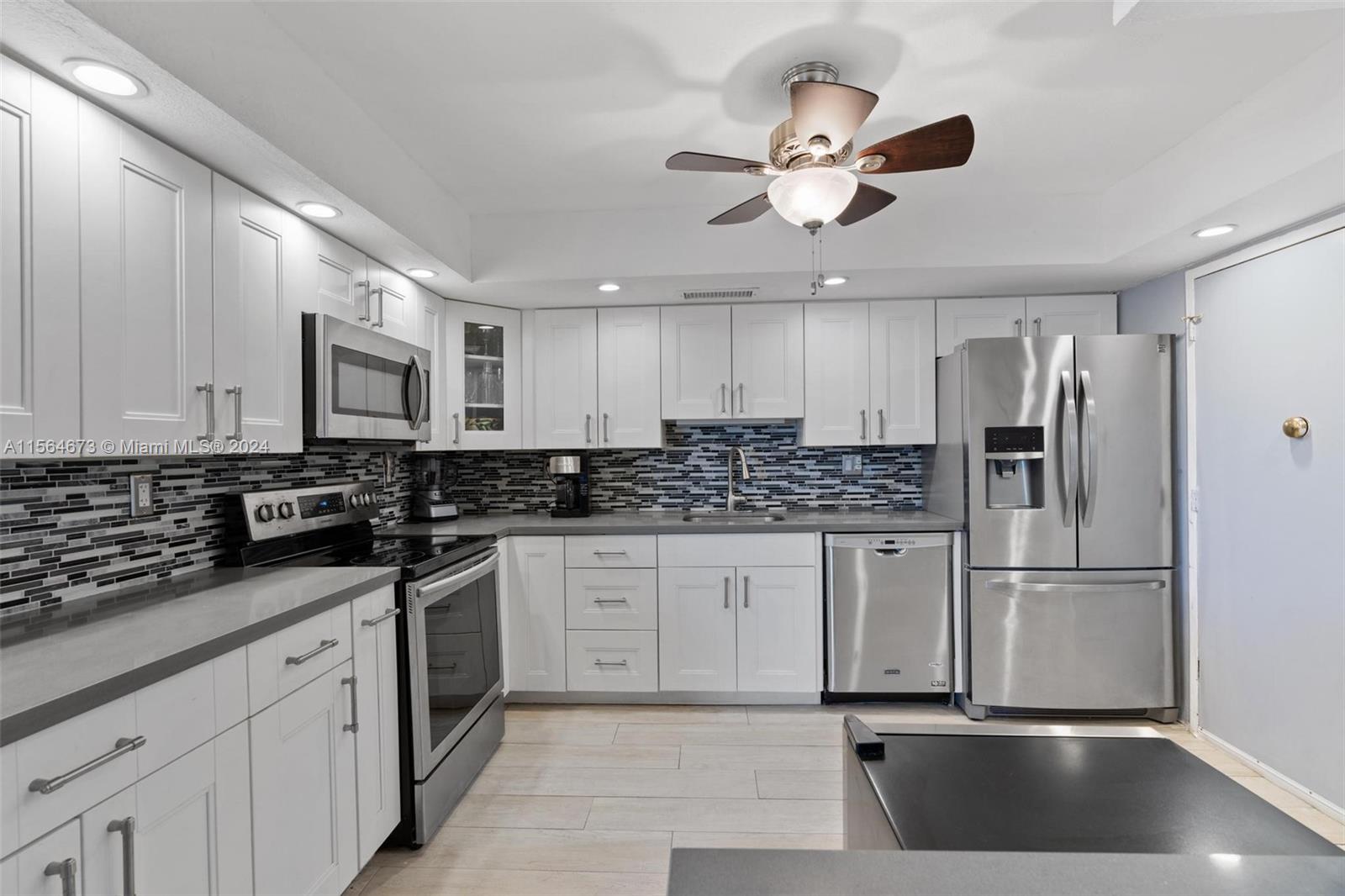 1600 S Ocean Dr 5A, Hollywood, Florida 33019, 2 Bedrooms Bedrooms, ,2 BathroomsBathrooms,Residentiallease,For Rent,1600 S Ocean Dr 5A,A11564673