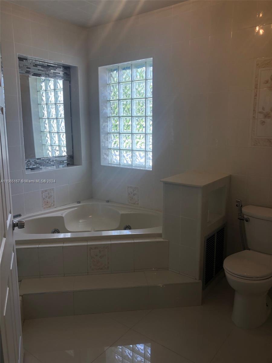 3085 SW 19th St B, Miami, Florida 33145, 3 Bedrooms Bedrooms, ,2 BathroomsBathrooms,Residentiallease,For Rent,3085 SW 19th St B,A11565167