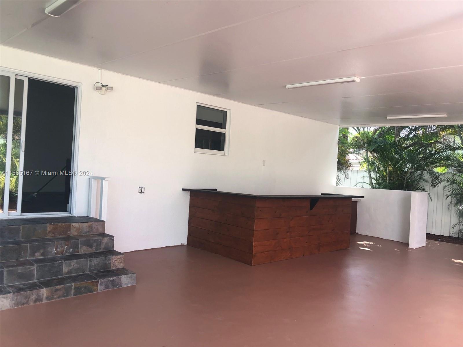 3085 SW 19th St B, Miami, Florida 33145, 3 Bedrooms Bedrooms, ,2 BathroomsBathrooms,Residentiallease,For Rent,3085 SW 19th St B,A11565167