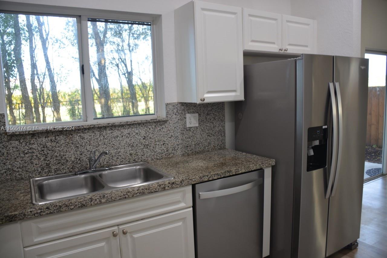 3147 NE 4th St 3147, Homestead, Florida 33033, 3 Bedrooms Bedrooms, ,2 BathroomsBathrooms,Residentiallease,For Rent,3147 NE 4th St 3147,A11565174